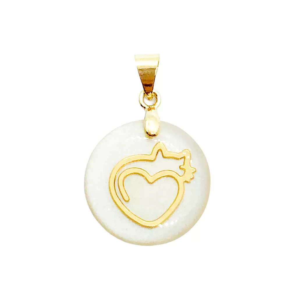 Pingente Gatinho com Coração Madrepérola Semijoia Folheada Ouro 18k